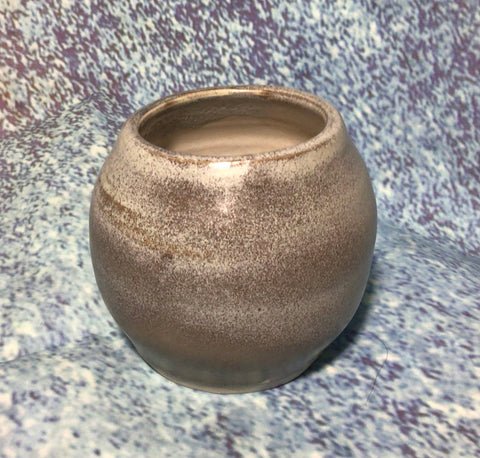 Ceramic pot, meteorite and oatmeal glaze